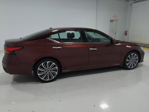 Used 2023 Nissan Altima 2.5 SL FWD image 10
