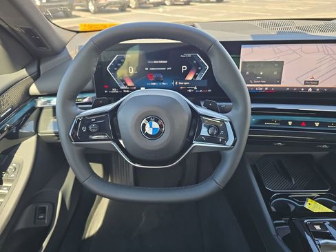 Used 2025 BMW 540i xDrive AWD/4WD image 10
