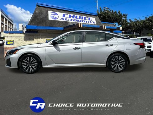 Used 2024 Nissan Altima 2.5 SV FWD image 3