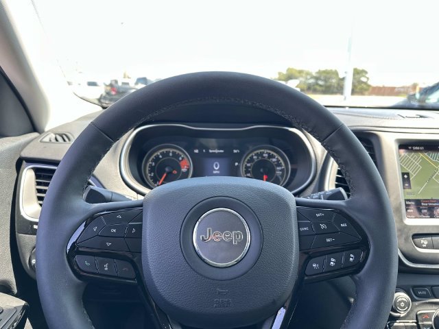 Used 2023 Jeep Cherokee Altitude Lux AWD/4WD image 22