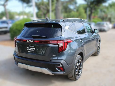 Certified 2025 Kia Seltos EX w/ EX Sunroof Package AWD/4WD image 7