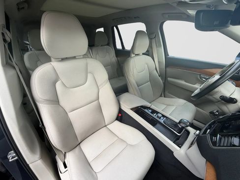 Used 2021 Volvo XC90 T6 Momentum w/ Advanced Package AWD/4WD image 23