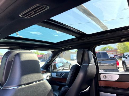 Used 2018 Lincoln Navigator Reserve w/ Technology Package image 22