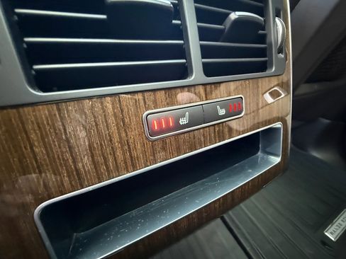 Used 2017 Land Rover Range Rover Sport HSE image 32