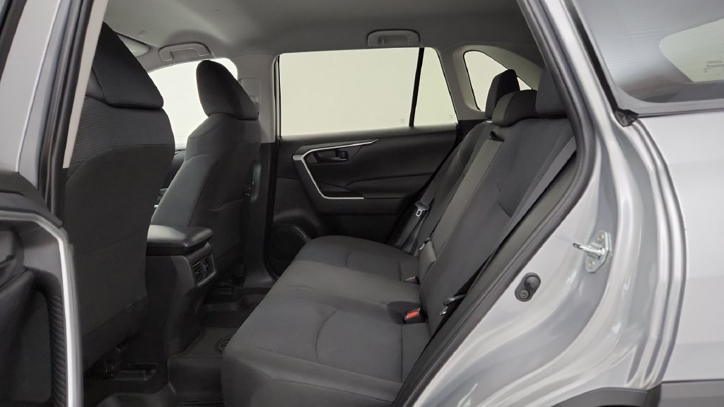 Certified 2025 Toyota RAV4 LE AWD/4WD image 29