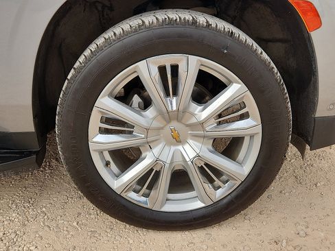 Used 2024 Chevrolet Suburban High Country w/ Advanced Technology Package AWD/4WD image 7