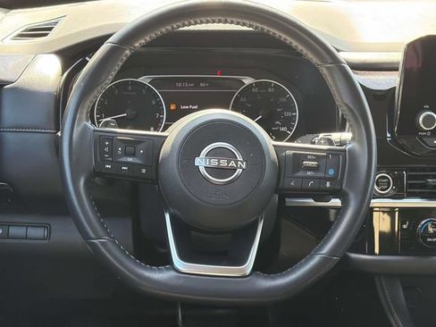 Certified 2024 Nissan Pathfinder SV FWD image 12