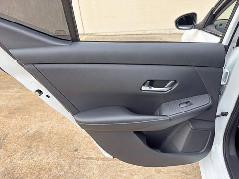 Used 2021 Nissan Sentra SV FWD image 36