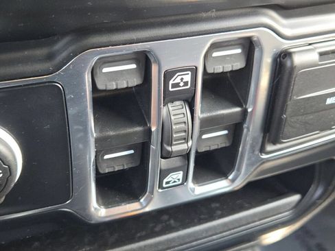 Used 2023 Jeep Gladiator Sport AWD/4WD image 31