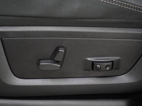 Used 2022 RAM 2500 Big Horn w/ Level B Equipment Group image 25