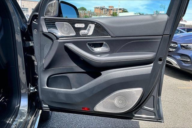 Certified 2025 Mercedes-Benz GLS 450 4MATIC image 19