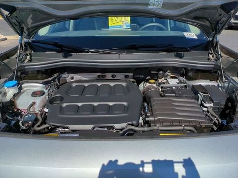 Used 2025 Volkswagen Tiguan SE AWD/4WD image 33