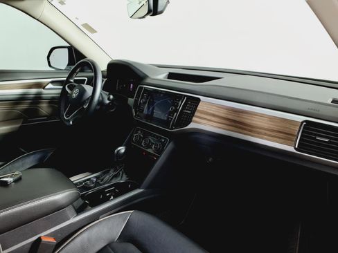 Used 2021 Volkswagen Atlas SEL Premium image 9
