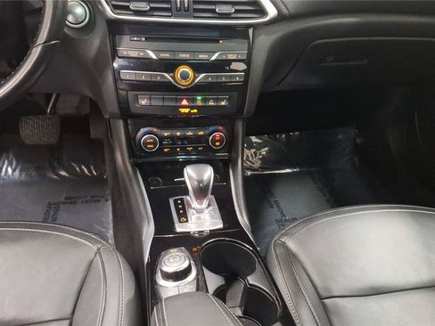 Used 2018 INFINITI QX30 AWD w/ Cargo Package image 17