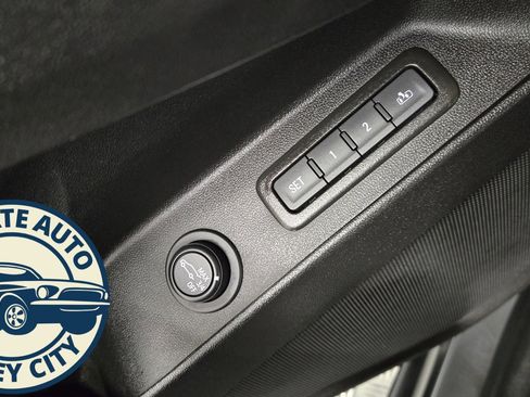 Used 2024 Chevrolet Equinox Premier image 20