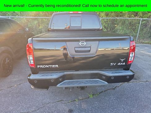 Used 2021 Nissan Frontier SV AWD/4WD image 3