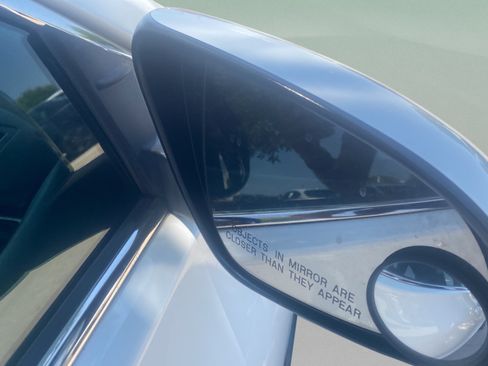 Used 2016 Toyota Camry SE FWD image 29