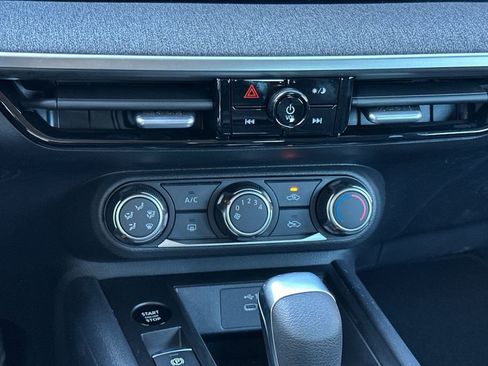 New 2026 Nissan Kicks S image 18