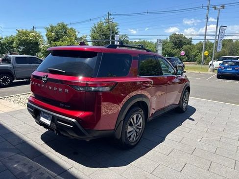 Used 2023 Nissan Pathfinder SV w/ SV Premium Package AWD/4WD image 7