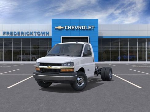 New 2025 Chevrolet Express 3500 w/ Power Convenience Package RWD image 8