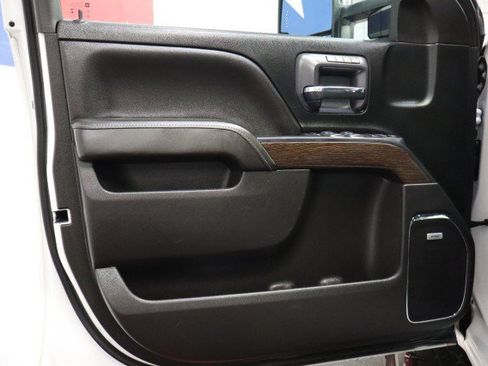 Used 2018 GMC Sierra 2500 Denali w/ Duramax Plus Package AWD/4WD image 29