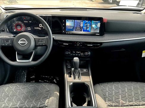 New 2026 Nissan Kicks SV image 5