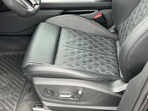 Certified 2023 Audi e-tron S Premium Plus image 24