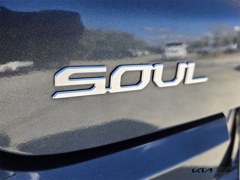 Certified 2023 Kia Soul LX image 16