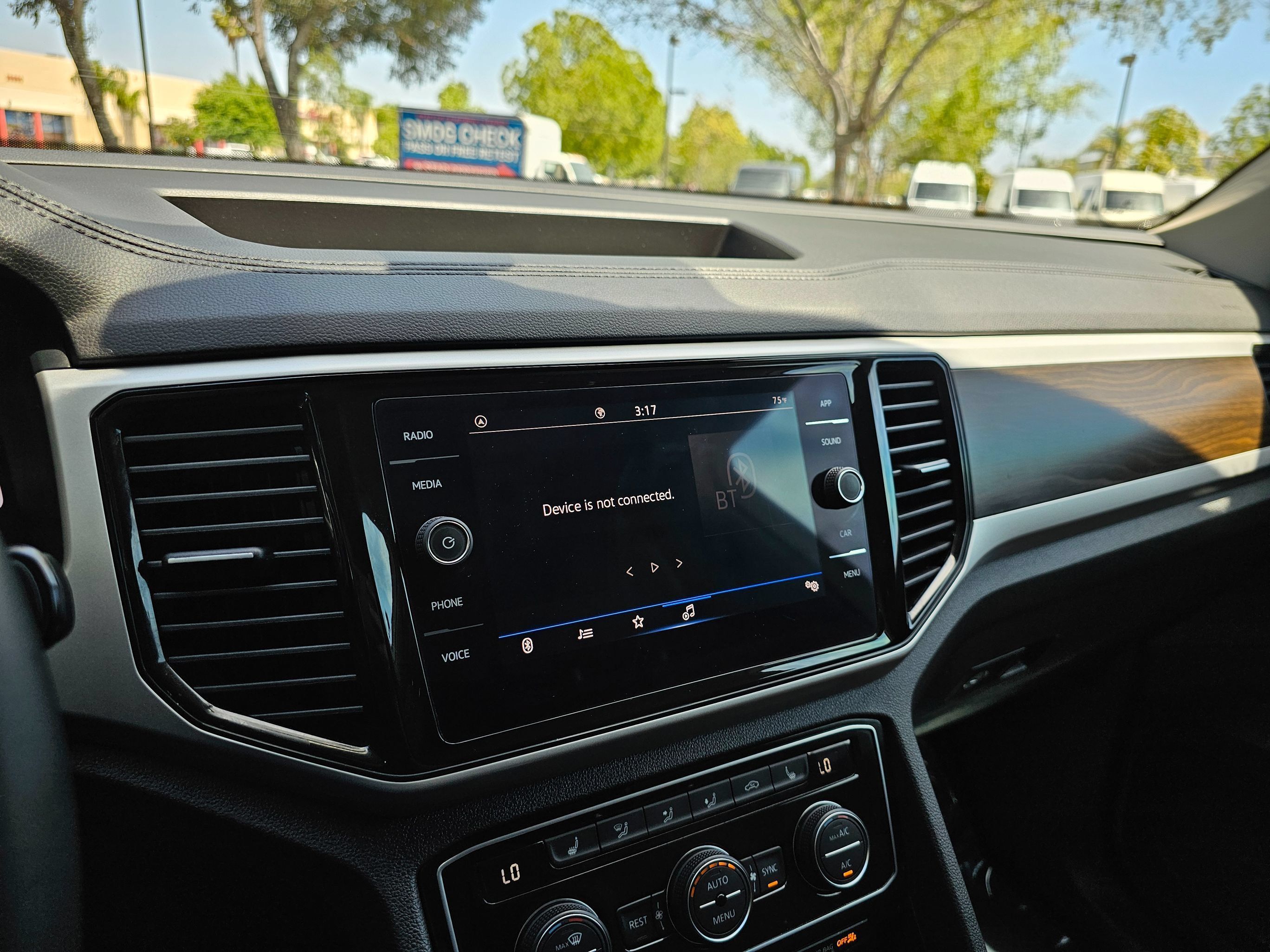 Used 2023 Volkswagen Atlas SE FWD image 33
