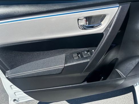 Used 2015 Toyota Corolla LE FWD image 11