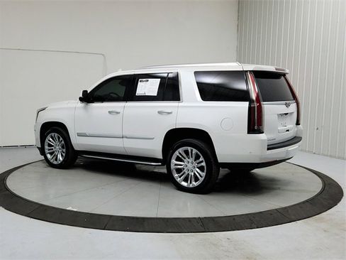 Used 2020 Cadillac Escalade Luxury image 5