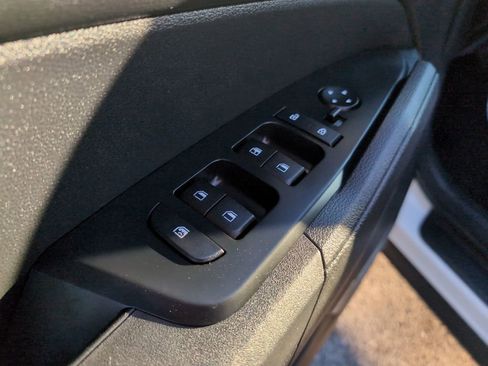 Used 2023 Kia Sportage LX image 15