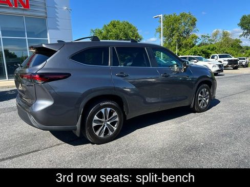 Used 2024 Toyota Highlander XLE AWD/4WD image 15