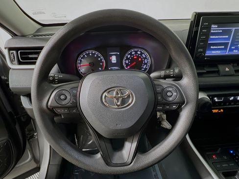 Used 2021 Toyota RAV4 LE image 18