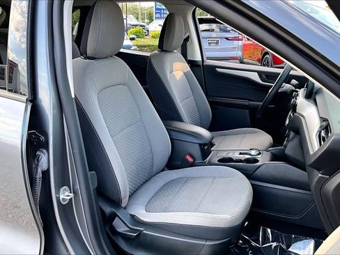 Used 2022 Ford Escape SE FWD image 9