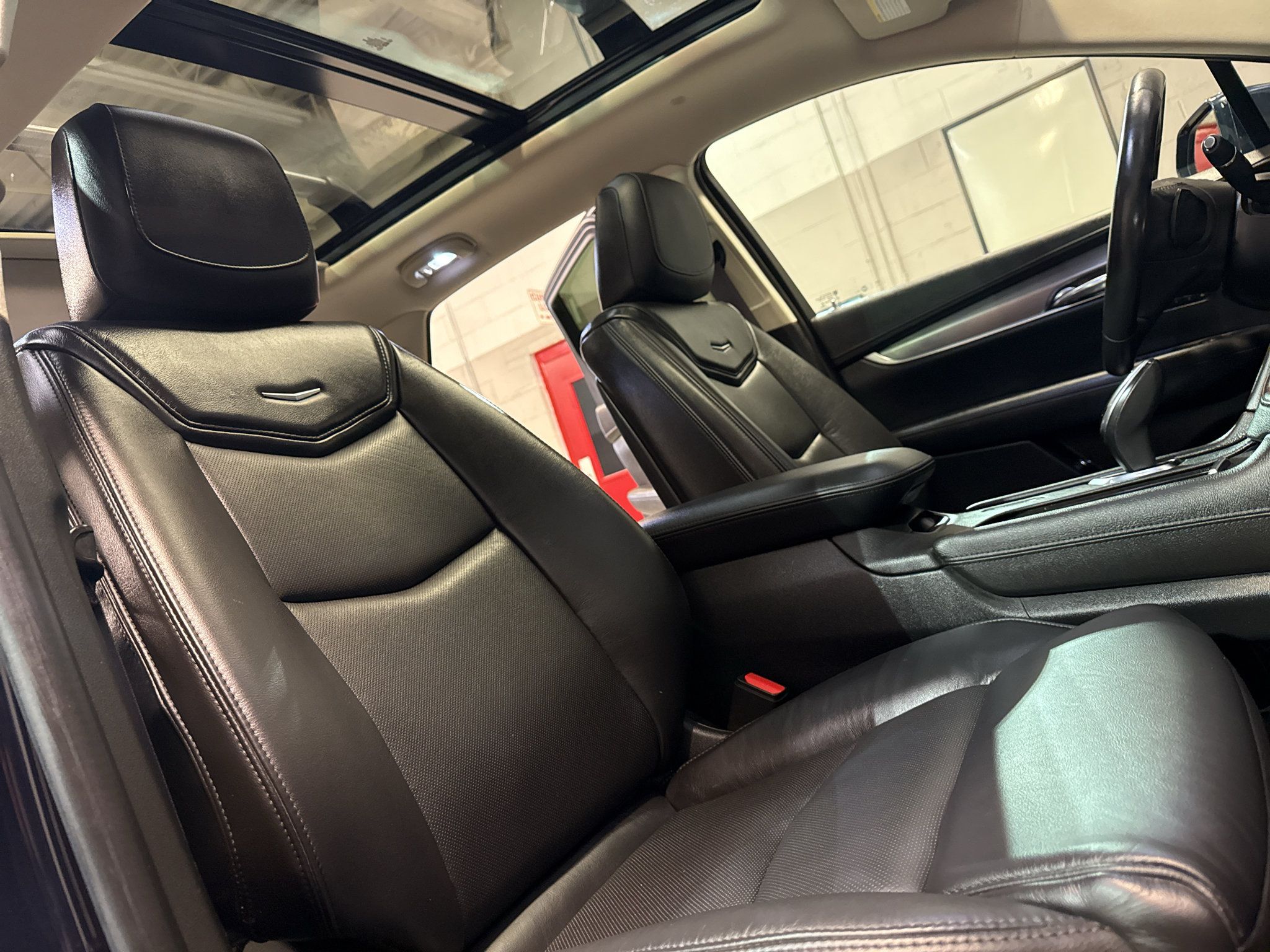 Used 2017 Cadillac XT5 Premium Luxury w/ Driver Assist Package AWD/4WD image 24