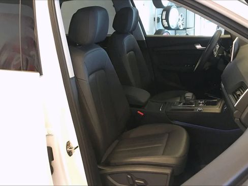 Used 2019 Audi Q5 2.0T Premium Plus w/ Premium Plus Package image 6