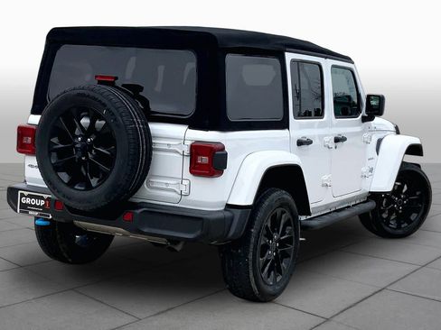 Used 2024 Jeep Wrangler Unlimited Sahara AWD/4WD image 12