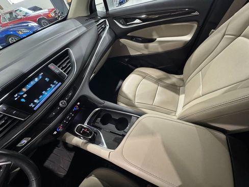 Used 2019 Buick Enclave Essence image 26
