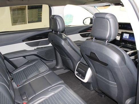 Used 2024 Lincoln Nautilus Reserve image 33