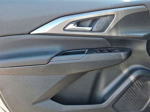 New 2026 Chevrolet Equinox EV LT image 8