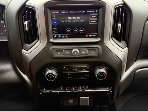 Used 2020 Chevrolet Silverado 1500 Custom Trail Boss w/ Custom Convenience Package AWD/4WD image 18