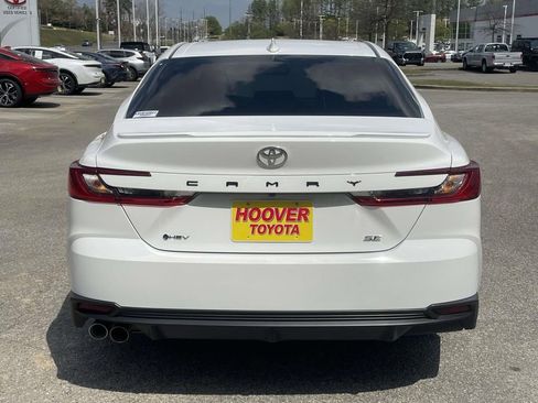 Used 2025 Toyota Camry SE FWD image 3