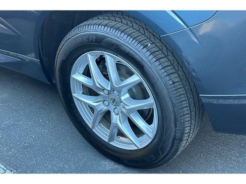 Used 2018 Volvo XC60 T5 Momentum image 7