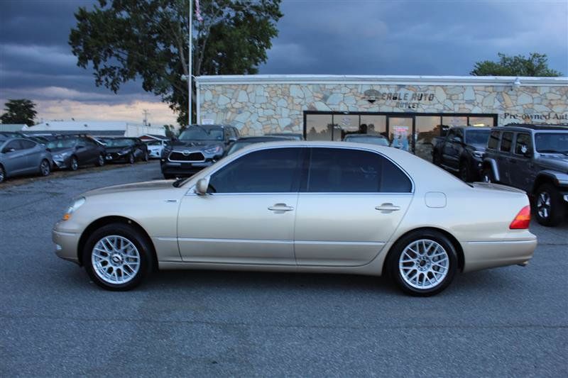 Used 2002 Lexus LS 430 RWD image 4