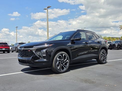 New 2026 Chevrolet Trax RS FWD image 2