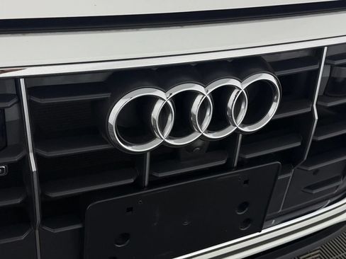Used 2023 Audi Q8 Premium Plus w/ Premium Plus Package AWD/4WD image 14