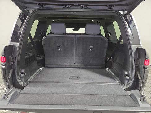 Used 2024 Rivian R1S Adventure image 15