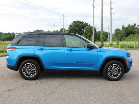 Used 2022 Jeep Grand Cherokee Trailhawk w/ Luxury Tech Group III AWD/4WD image 20