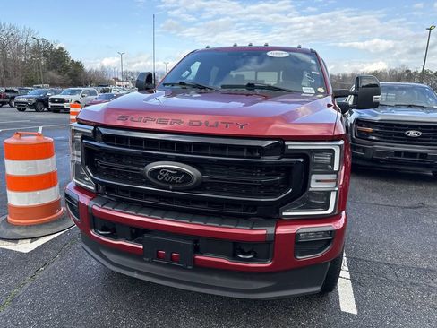 Used 2022 Ford F250 Lariat w/ Black Appearance Package image 6
